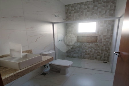 Casa à venda com 3 quartos, sendo 1 suíte,  no condomínio Atibaia Park 1, Atibaia - SP