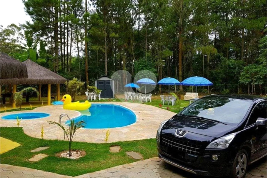 Casa à venda com 6 quartos, sendo 5 suítes,  no condomínio Cinco Lagos, Mairiporã - SP