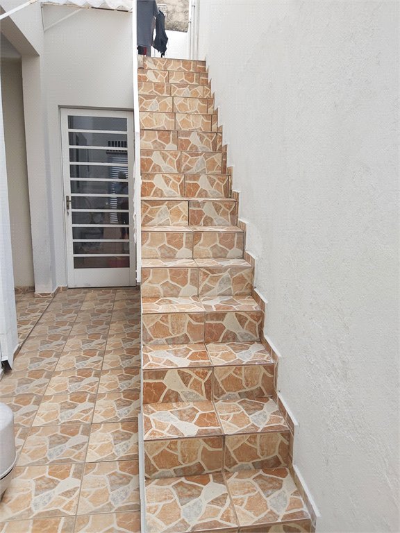 Sobrado à venda com 3 quartos, sendo 1 suíte,  em Vila Bernadotti, Mogi das Cruzes, SP
