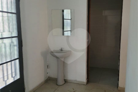 Salão para alugar em Vila Romanópolis, Ferraz de Vasconcelos, SP