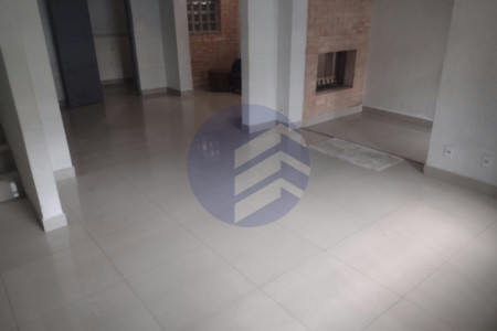 Casa à venda ou para alugar com 3 quartos, sendo 2 suítes, em Jardim Trussardi, São Paulo - SP