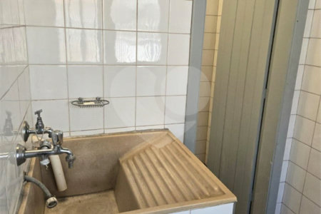 Casa com 244m² , 2 dormitórios , 3 vagas , à venda no Bosque da Saúde.