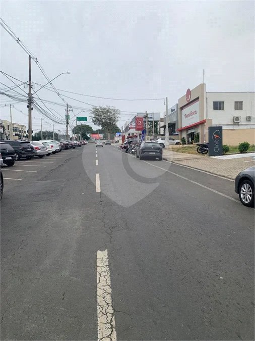 Indaiatuba - Venda - Galpão comercial :- Av Fábio Ferraz Bicudo - Alto padrão na localização e construção - R$ 5.500.000,00 - Em frente ao Day Hospital Indaiatuba - 04 banheiros - 02 copas -05 vagas - Lote 360 metros - Área construída 397 ms - Locação R$ 26.800,00 mais IPTU - R$ 650,00
