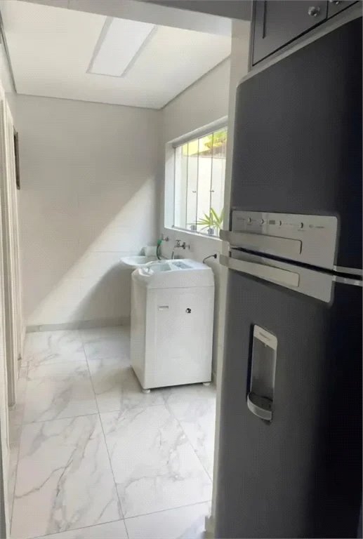 Casa à venda com 3 quartos, sendo 1 suíte, no condomínio Villas de São Francisco I, São Paulo - SP