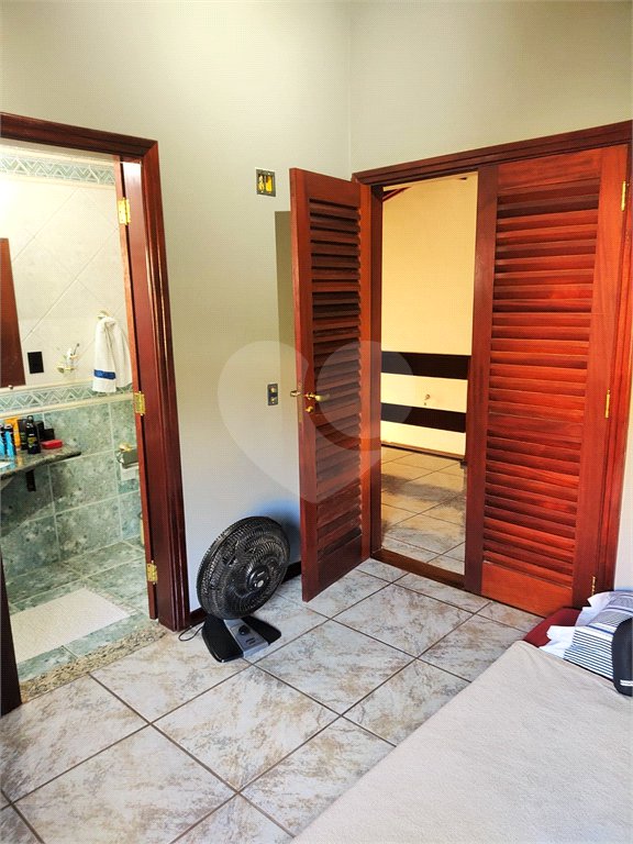 Casa à venda com 5 suítes no condomínio Estância Marambaia, Vinhedo - SP