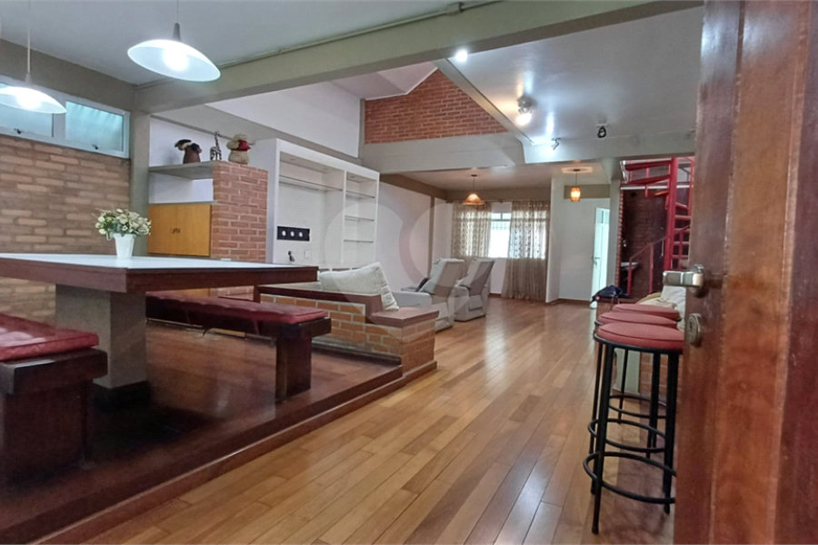Sobrado à venda com 3 quartos, sendo 1 suíte, em Jabaquara, São Paulo, SP