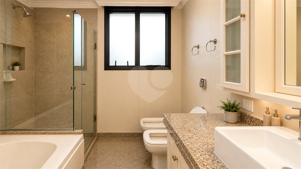 Apartamento à venda com 4 quartos, sendo 2 suítes,  em Brooklin Paulista, São Paulo, SP