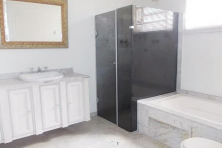 Casa à venda com 3 quartos, sendo 1 suíte,  no condomínio Praça Pero Vaz de Caminha,260, São Paulo - SP
