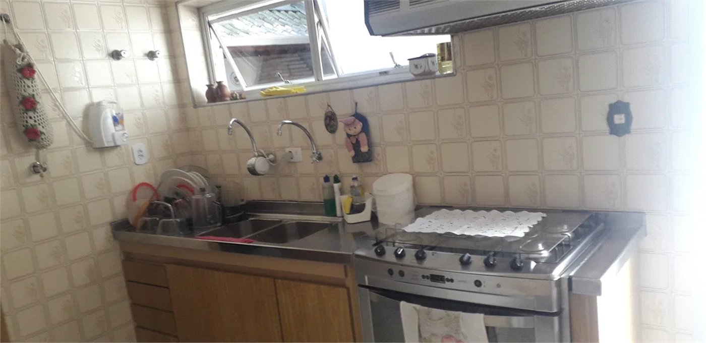 Casa à venda com 3 quartos, sendo 2 suítes,  em Jardim Leonor, São Paulo, SP