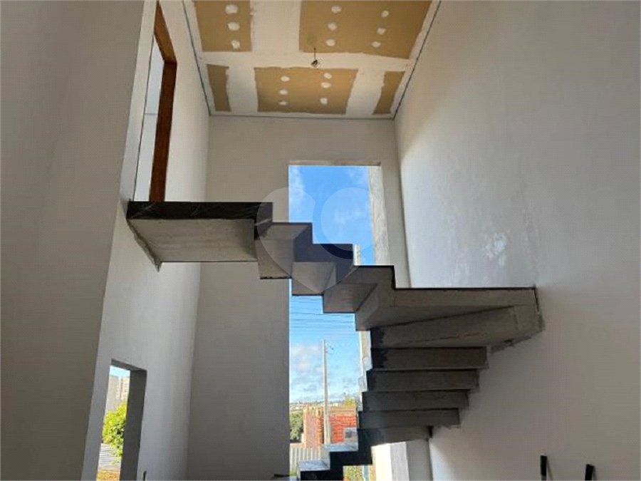 Casa à venda com 3 quartos, sendo 1 suíte,  no condomínio Residencial Marina, Itapetininga - SP