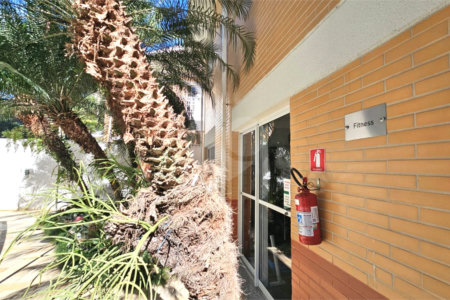 Casa à venda com 3 quartos, sendo 1 suíte, no condomínio Flora Park, São Paulo - SP