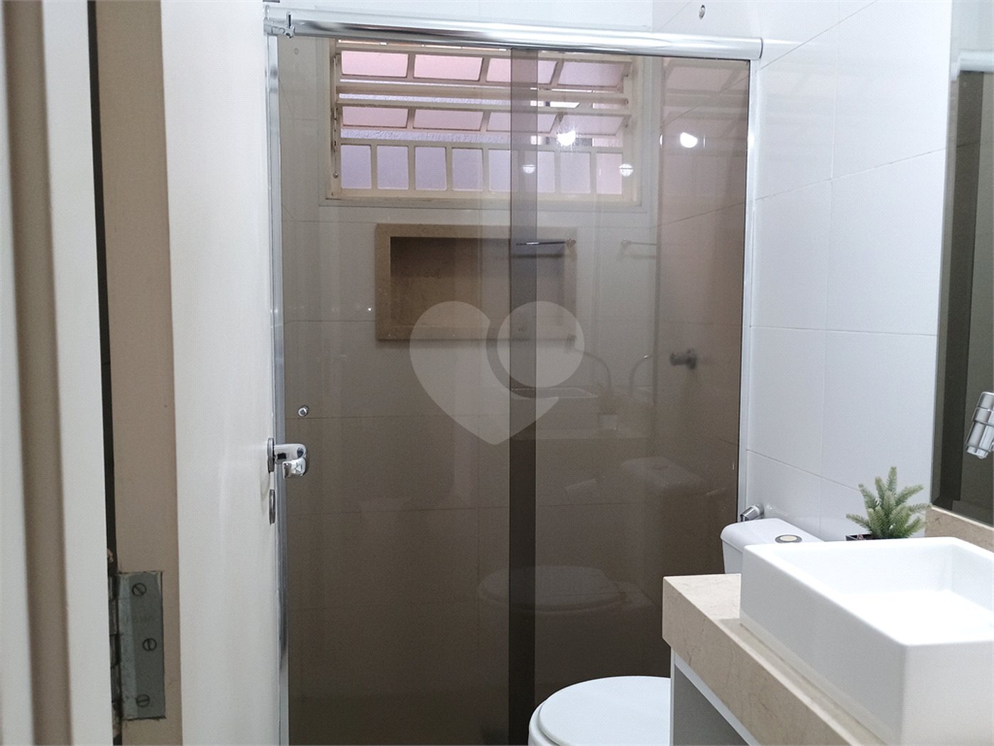 Casa à venda com 3 quartos, sendo 1 suíte, no condomínio Portal dos Pinheiros, Ribeirão Preto - SP