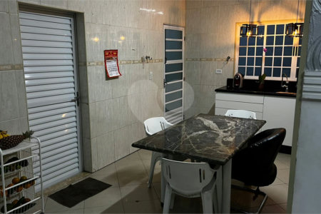 Sobrado à venda com 3 quartos em Cidade Kemel, São Paulo, SP