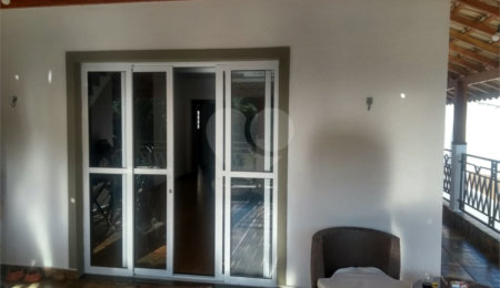 Casa à venda com 3 quartos, sendo 1 suíte, no condomínio Alpes de Mairiporã, Mairiporã - SP