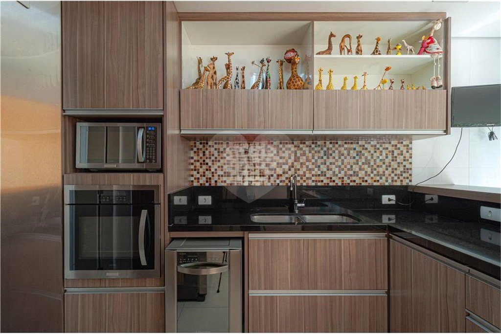 Casa para alugar com 5 quartos, sendo 4 suítes, no condomínio Colinas Japore, São Paulo - SP