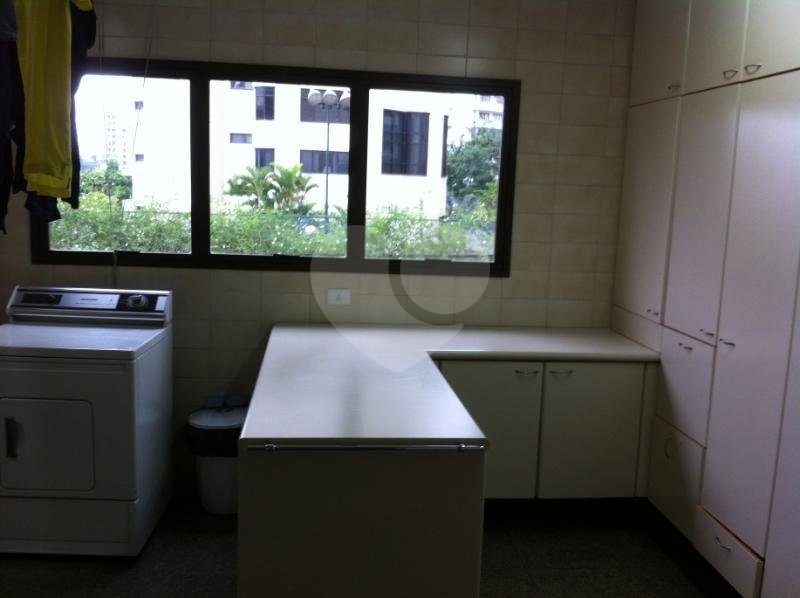 Apartamento à venda com 4 suítes em Real Parque, São Paulo, SP