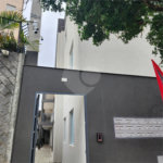 Casa à venda com 2 quartos, sendo 1 suíte, no condomínio Residencial Sanches, São Paulo - SP