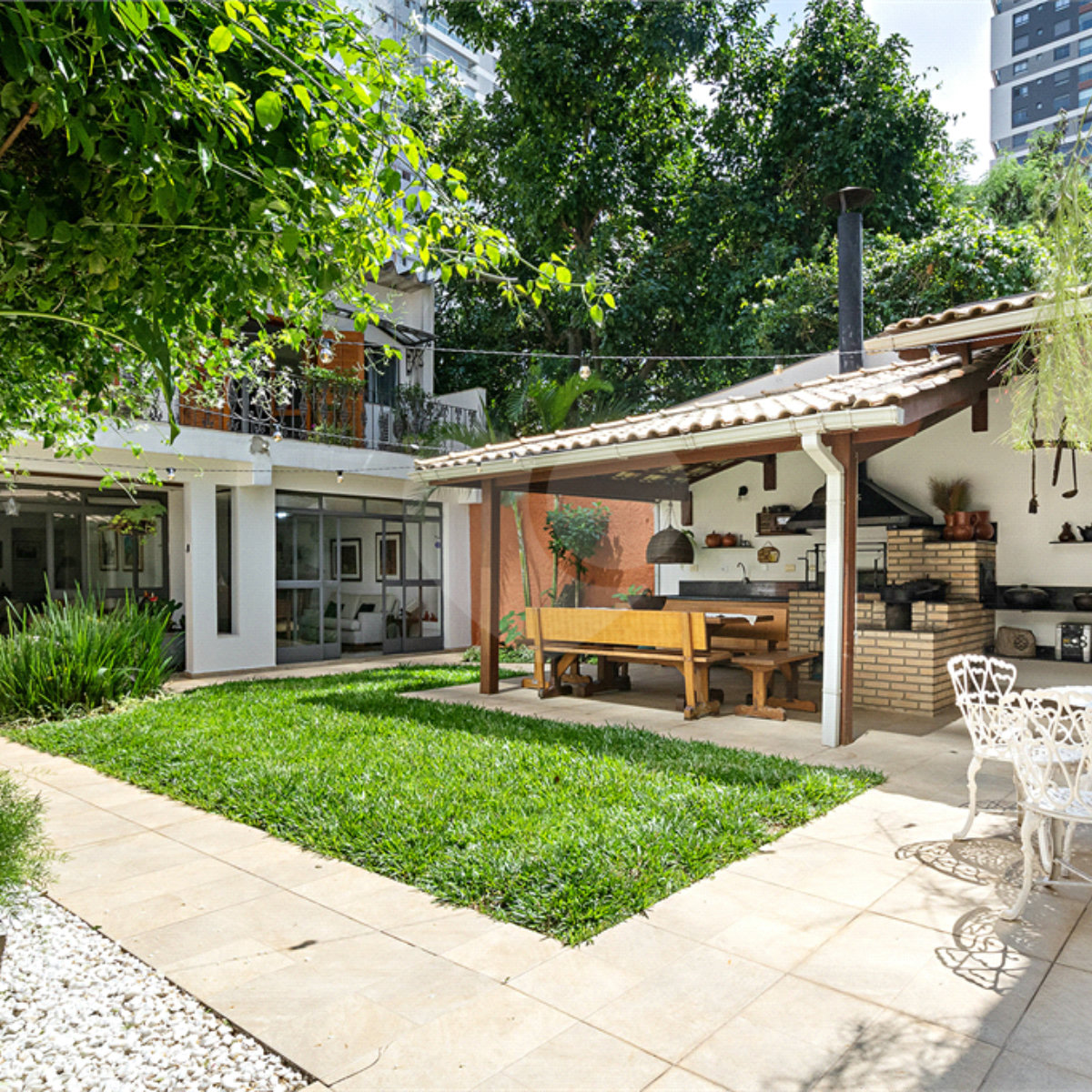 Casa para alugar com 5 quartos, sendo 2 suítes, em Brooklin, São Paulo, SP