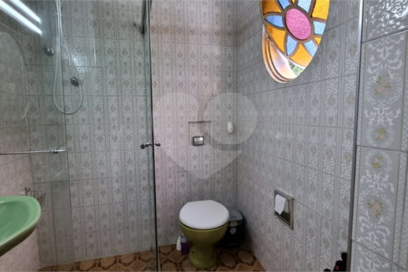 Sobrado à venda com 4 quartos, sendo 1 suíte,  em Água Branca, São Paulo, SP