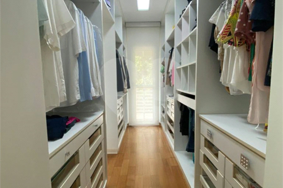 Casa à venda com 3 suítes no condomínio Parque Itatiaia, Mairiporã - SP
