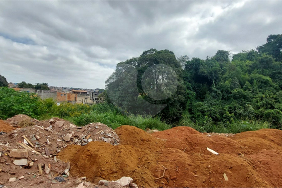 Terreno à venda em Guaianazes, São Paulo, SP
