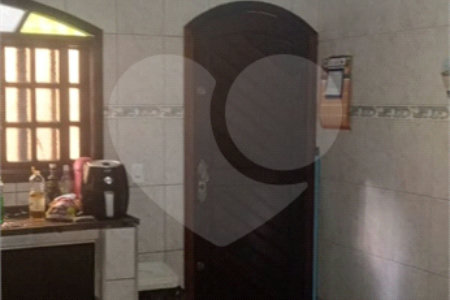 Casa à venda com 3 quartos, sendo 1 suíte, em Jardim dos Ipês, Suzano, SP