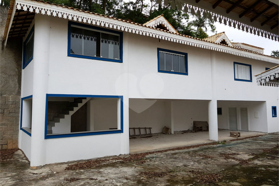 Casa à venda com 4 suítes no condomínio Suíça da Cantareira, Mairiporã - SP