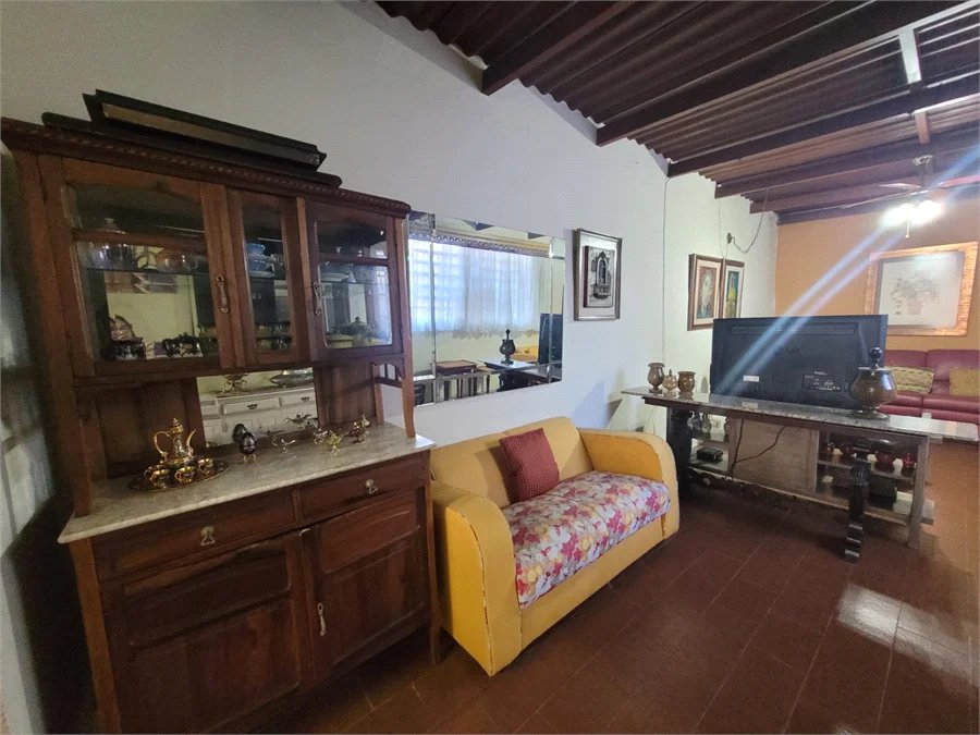 Sobrado à venda com 3 quartos, sendo 1 suíte, em Vila Hamburguesa, São Paulo, SP
