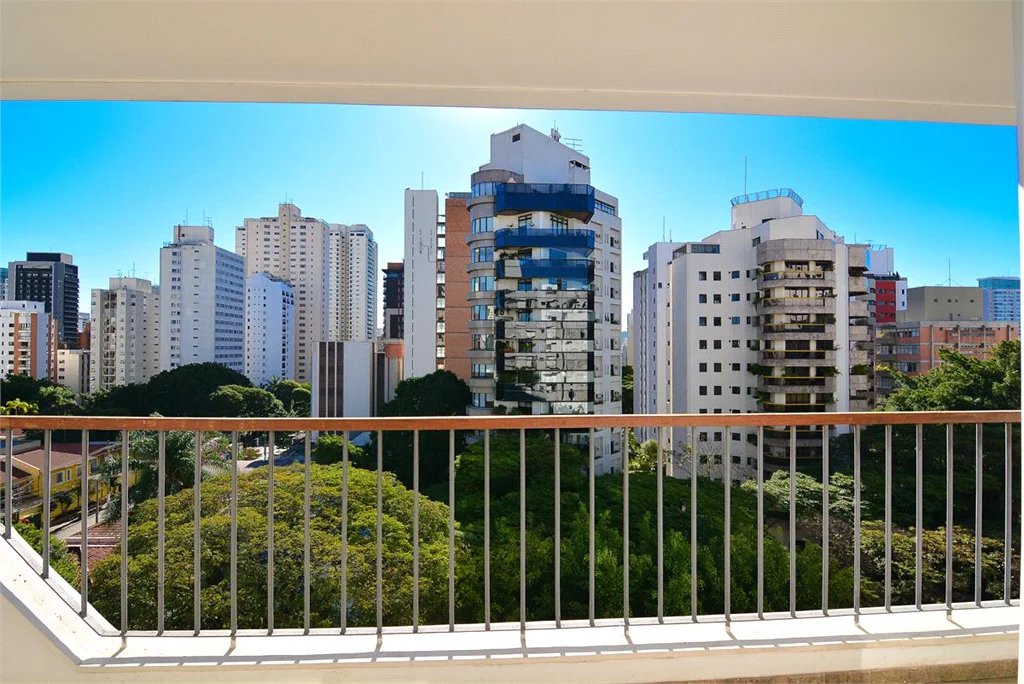 Apartamento à venda com 4 quartos, sendo 2 suítes, em Brooklin Paulista, São Paulo, SP