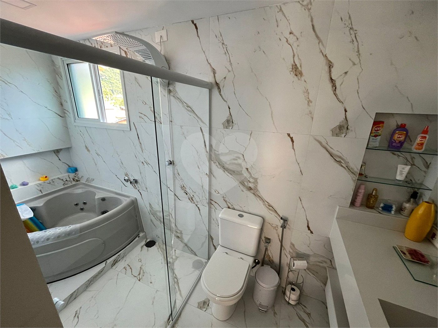 Casa à venda com 2 suítes no condomínio Recanto da Lagoinha, Ubatuba - SP