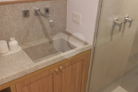 Apartamento à venda com 2 quartos, sendo 1 suíte, em Vila Olímpia, São Paulo, SP