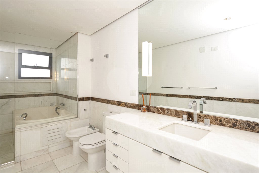 Apartamento à venda com 3 suítes em Alto da Boa Vista, São Paulo, SP
