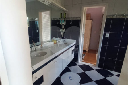Sobrado à venda com 3 quartos, sendo 2 suítes, em Aruã, Mogi das Cruzes, SP