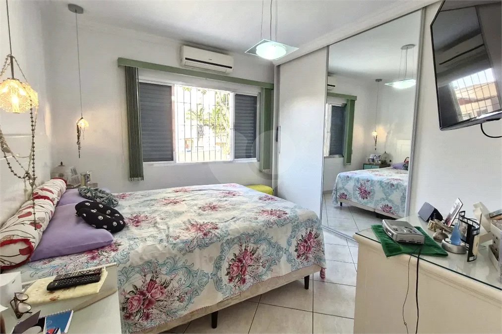 Sobrado à venda com 3 quartos, sendo 1 suíte,  em Tremembé, São Paulo, SP