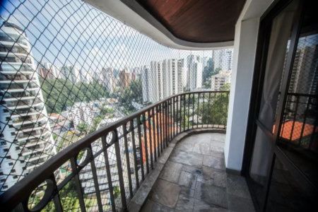 Apartamento à venda com 4 quartos, sendo 3 suítes, em Vila Andrade, São Paulo, SP