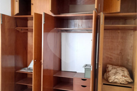 Sobrado à venda com 3 quartos, sendo 1 suíte, em Vila Mariana, São Paulo, SP