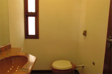 Casa para alugar com 4 quartos, sendo 2 suítes, em Cidade São Francisco, São Paulo, SP