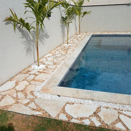 Casa à venda com 4 suítes no condomínio Figueira Garden, Atibaia - SP