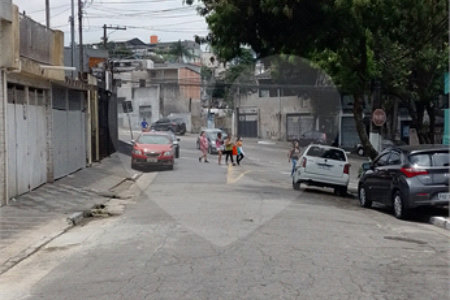 Sobrado à venda com 2 quartos em Jardim Itacolomi, São Paulo, SP