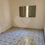 Sobrado à venda com 4 quartos em Vila Zat, São Paulo, SP