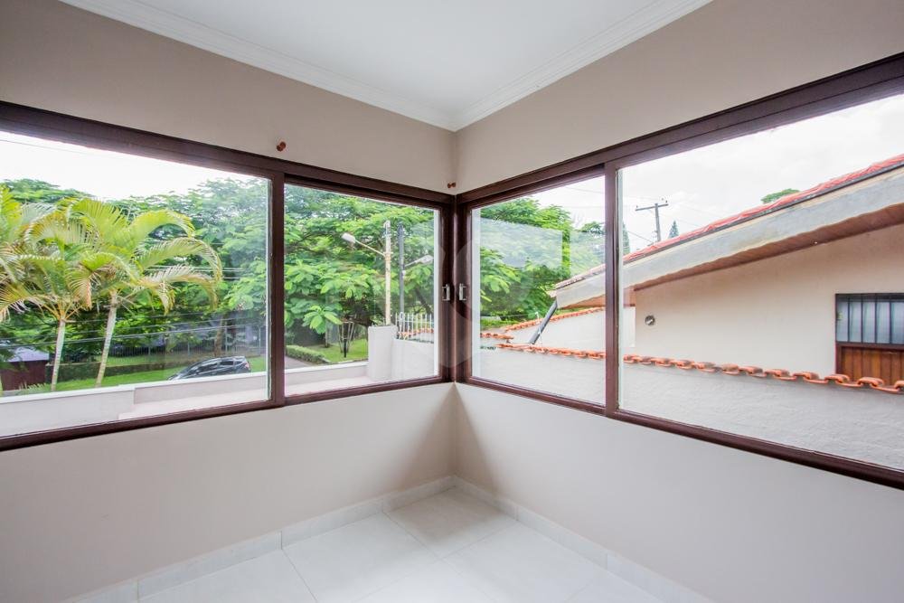 Sobrado à venda com 4 quartos, sendo 1 suíte,  em Interlagos, São Paulo, SP