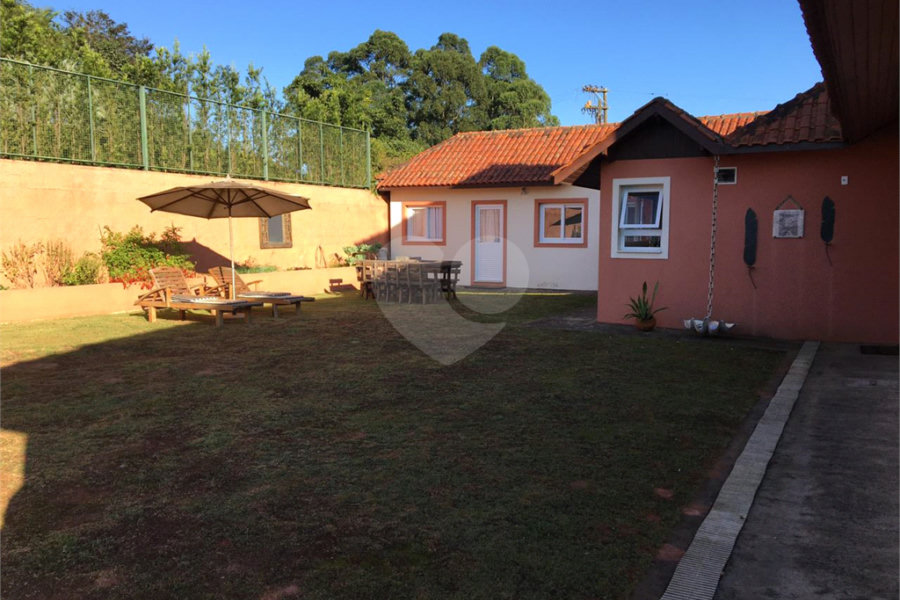 Casa à venda com 3 suítes no condomínio Suíça da Cantareira, Mairiporã - SP