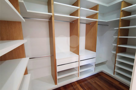 Casa à venda ou para alugar com 4 suítes no condomínio Quinta das Laranjeiras, Jundiaí - SP
