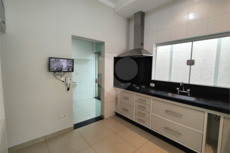Sobrado à venda com 3 quartos, sendo 2 suítes, em Jardim Itália, Itapetininga, SP