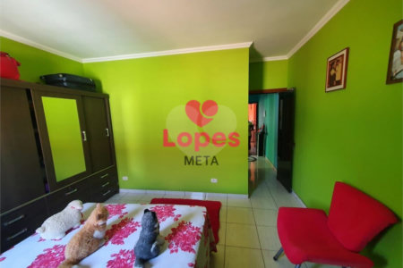 Sobrado à venda com 4 quartos, sendo 1 suíte,  em Jardim Rodolfo, São José dos Campos, SP