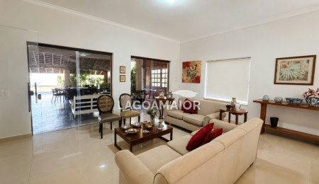 Casa à venda com 6 quartos, sendo 3 suítes,  em Santos Dumont, Três Lagoas, MS