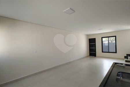 Casa de Vila à venda com 3 quartos, sendo 1 suíte,  em Éden, Sorocaba, SP