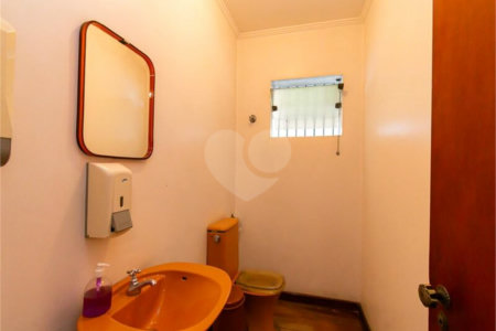 Casa à venda com 8 quartos, sendo 2 suítes, em Indianópolis, São Paulo, SP