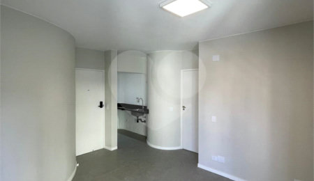 Flat à venda com 1 suíte em Liberdade, São Paulo, SP