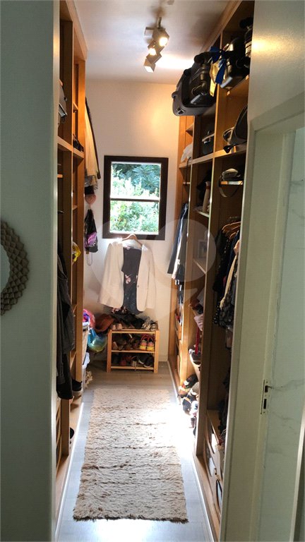 Casa à venda com 3 quartos, sendo 1 suíte,  no condomínio Alpes da Cantareira, Mairiporã - SP